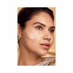 Estée Lauder Revitalizing Supreme+ Youth Power Creme model